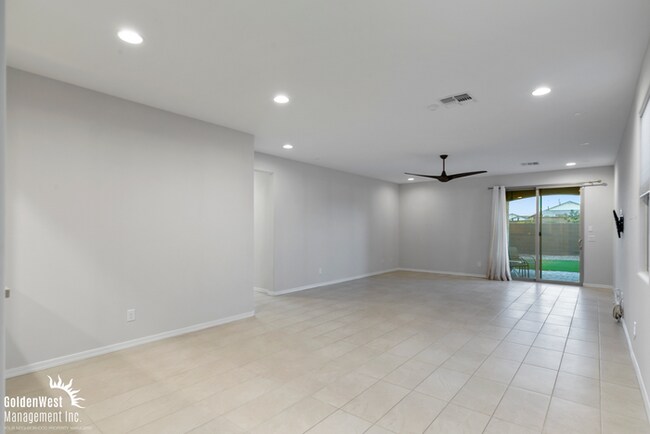 Foto del edificio - Modern 3Bdm 2Ba Litchfield Park Home with Stylish Upgrades!