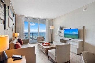 Building Photo - 4011 S Ocean Dr