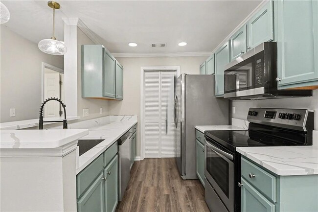 Building Photo - 225 Warm Springs Cir