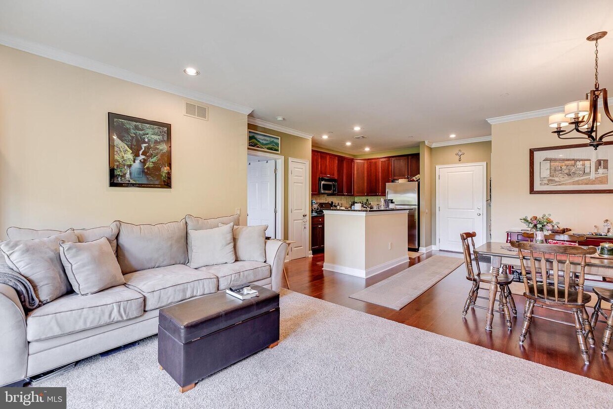 Primary Photo - 500 Admirals Way