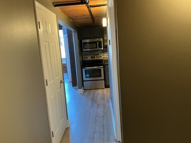 Foto del edificio - 201 S Hoskins Rd