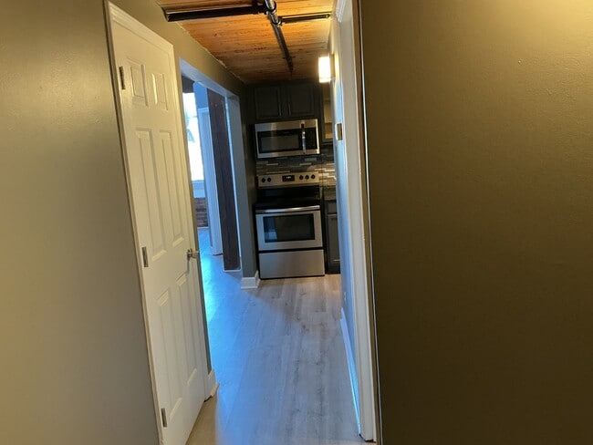 Foto del edificio - 201 S Hoskins Rd