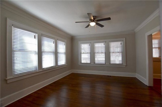 Foto del edificio - 856 Ponce De Leon Ave NE