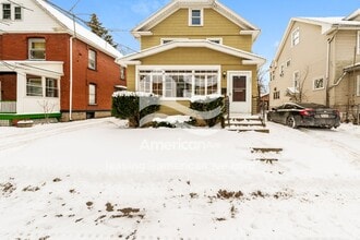 Building Photo - 49 Jackson St