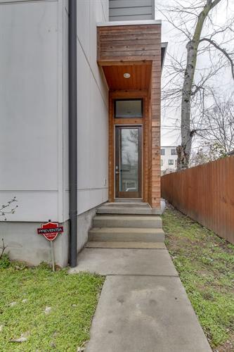 Building Photo - 744 Alloway St