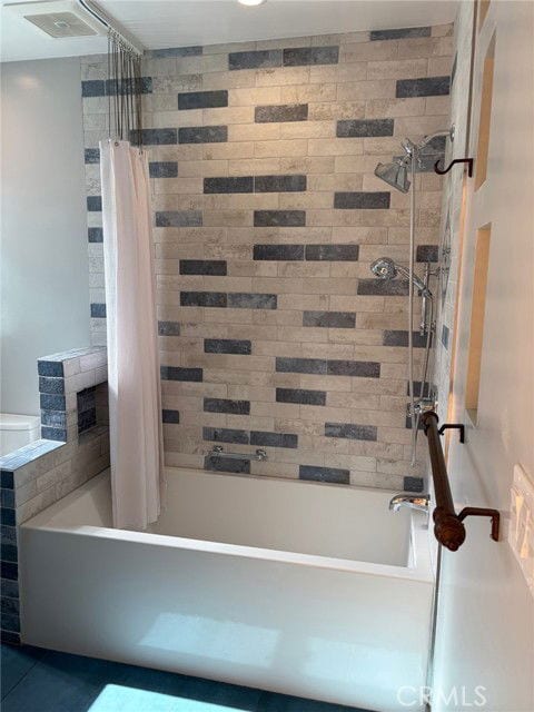 Building Photo - 559 W 39th St