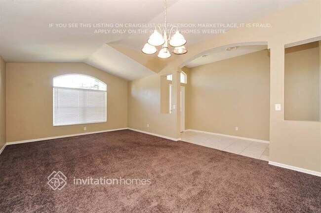 Foto del edificio - 407 Sand Ridge Dr