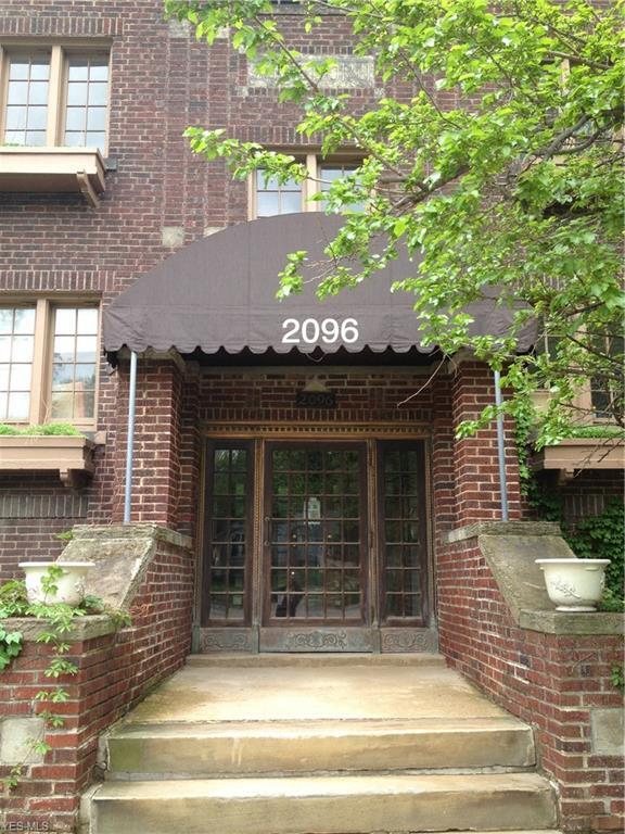 Building Photo - 2096 Surrey Rd