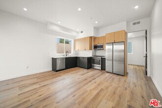 Building Photo - 1520 Magnolia Ave