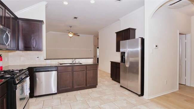 Foto del edificio - 6826 Lantern Hill Ln