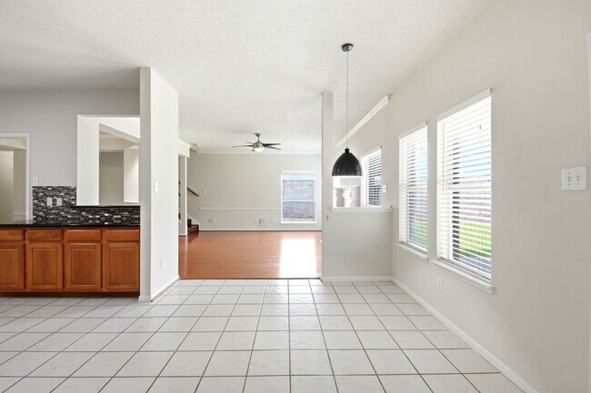 Foto del edificio - 3126 Waters View Dr