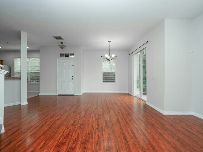 Building Photo - 6646 S Goldenrod Rd
