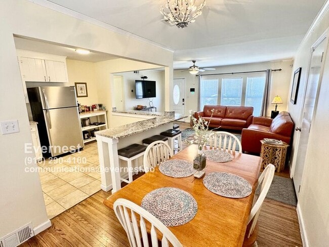 Building Photo - 2535 S Pittsburg Ave