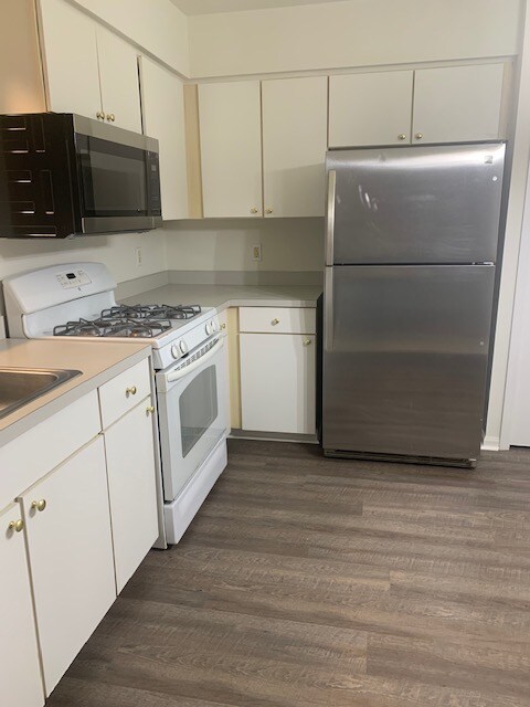 Foto del edificio - 4685 Hunters Cir W