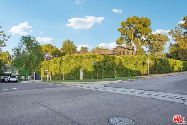 Foto del edificio - 5124 Calvin Ave