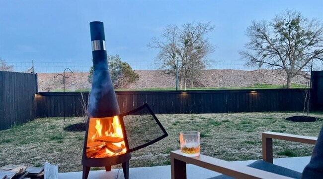 Building Photo - 11305 Sentinel Dr