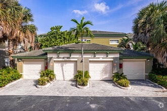Building Photo - Quantum Lake Villas Apartments