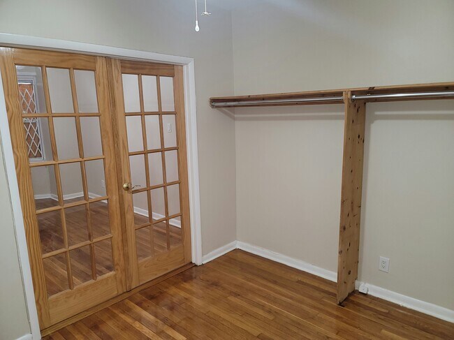 Room#1 - 3641 Olinville Ave