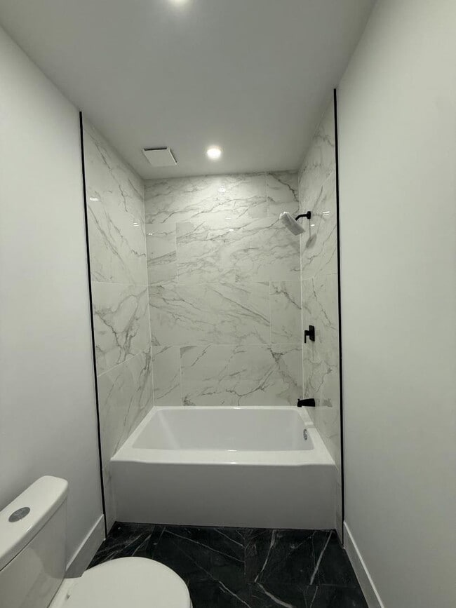 Foto del edificio - 442 Hudson Ave