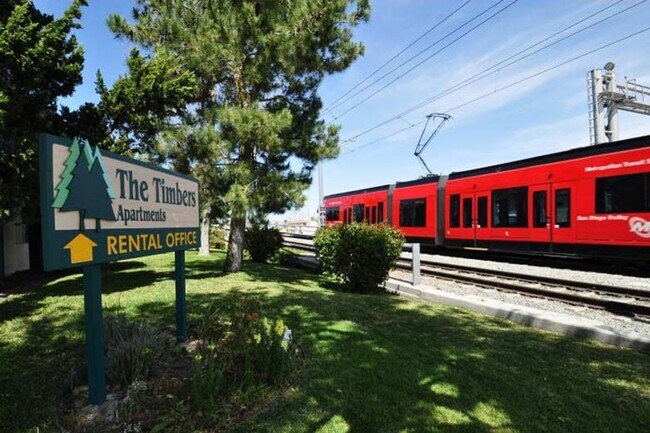 Foto del edificio - Remodeled split level one bedroom