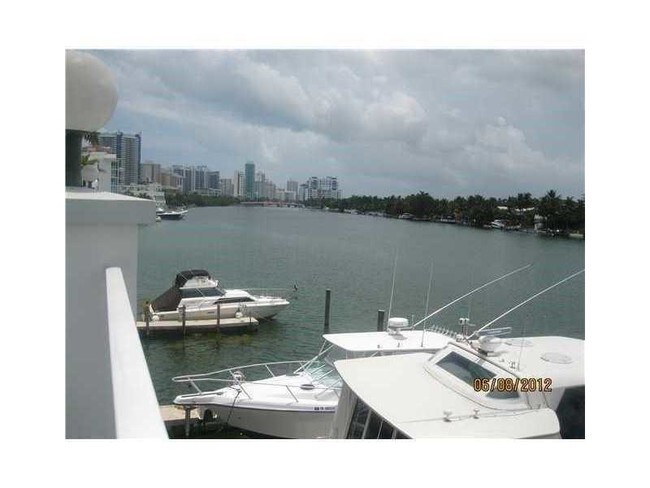 Foto del edificio - 6770 Indian Creek Dr