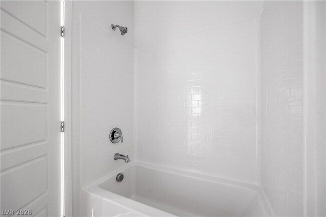Foto del edificio - 11804 Waterbird Ave