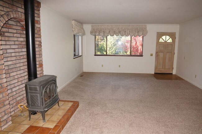 Building Photo - 12387 Alta Sierra Drive