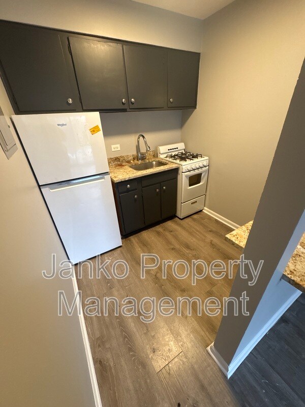 Building Photo - 3353 Commercial Ave