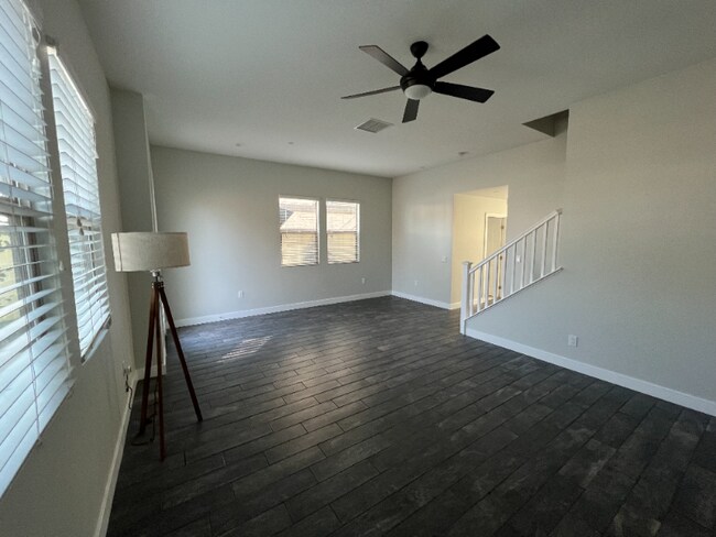 Building Photo - 808 E Santa Ana Blvd
