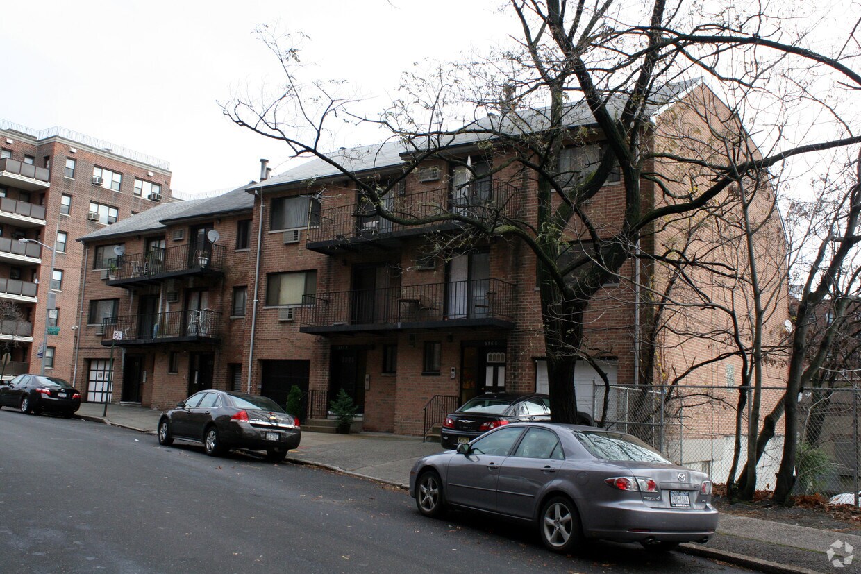 Foto del edificio - 3580 Netherland Ave