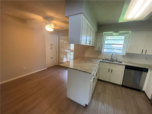 Building Photo - 9318 Evening Star Ln