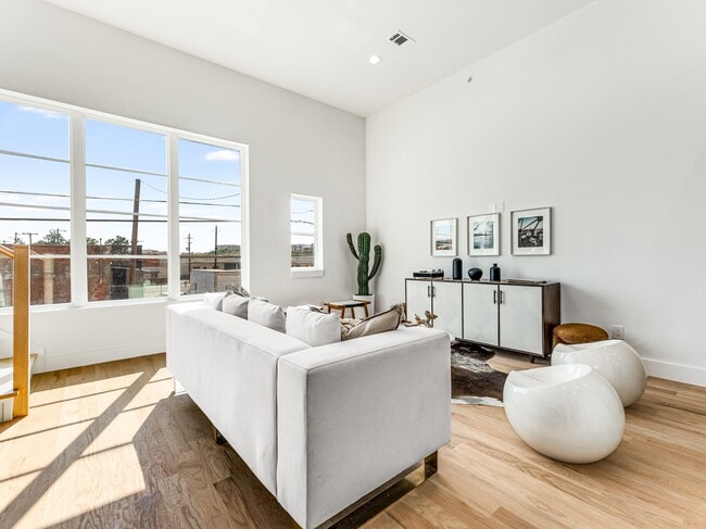 Photo - 2080 Kelly Ave Townhome