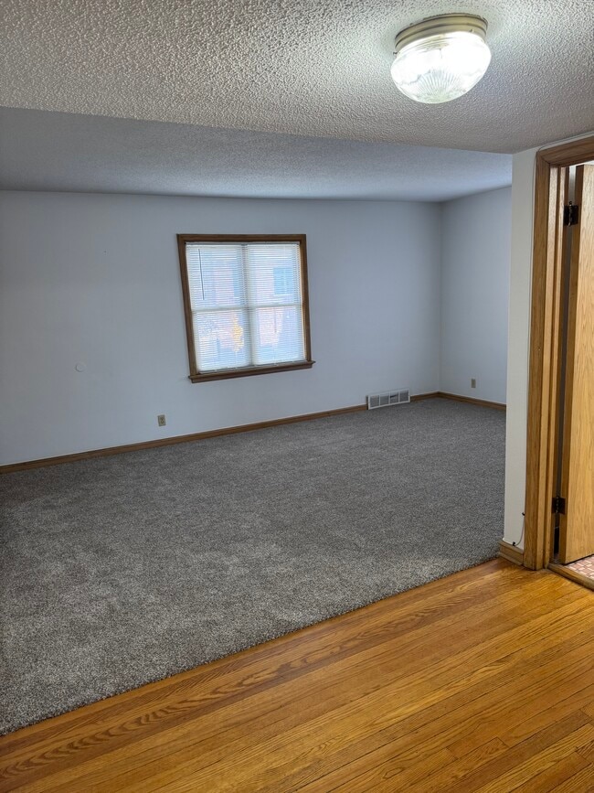 Foto del edificio - 6643 W Lisbon Ave