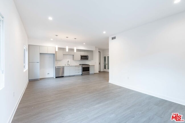 Foto del edificio - 843 Wilcox Ave
