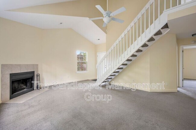 Building Photo - 7955 Timbercreek Ln