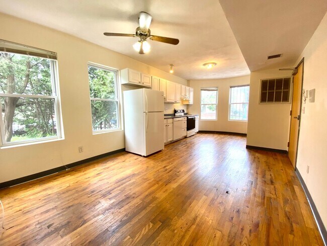 Foto del edificio - Huntington Ave. 2 Bed