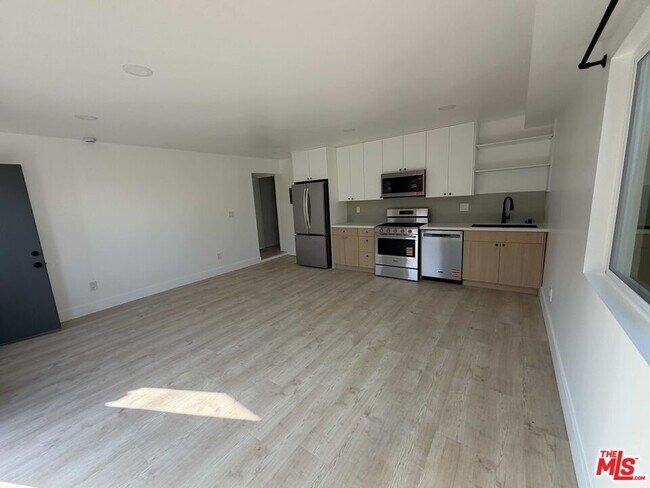 Building Photo - 2106 Pisani Pl