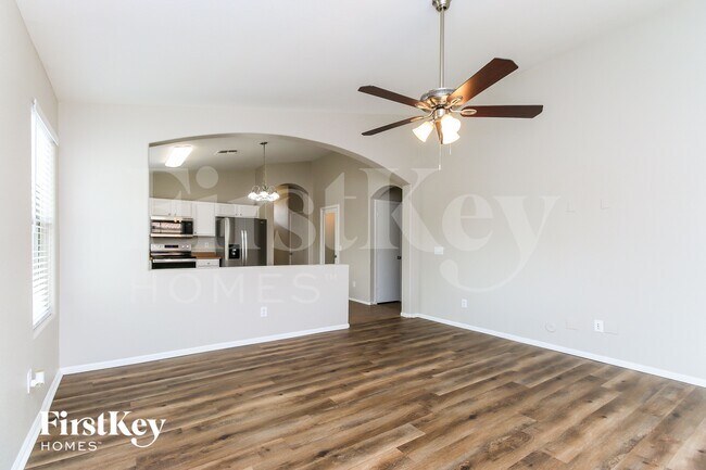 Foto del edificio - 29271 N Rosewood Dr