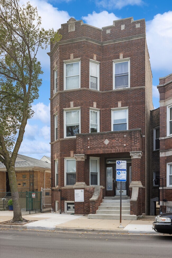 Building Photo - 921 W 31st St