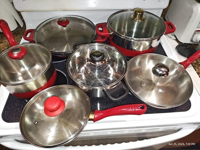 Foto del edificio - 270 Bates St