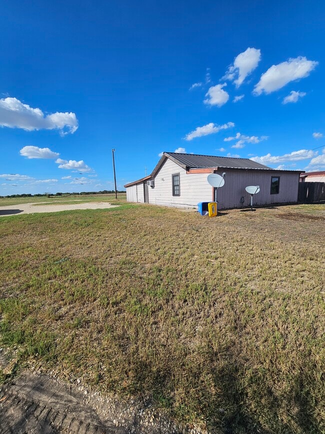 Building Photo - 13303 US Highway 79