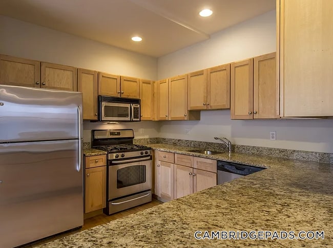 Building Photo - 110 Second St.