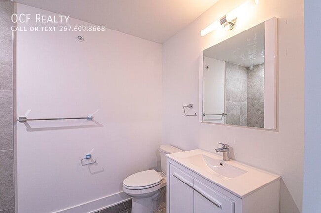 Building Photo - Loft District JR 1 Bedroom
