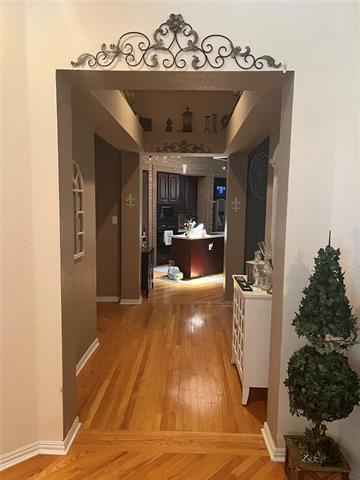 Building Photo - 5213 Forest Lawn Dr