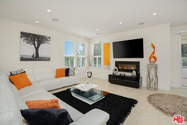 Building Photo - 7201 Rockridge Ter