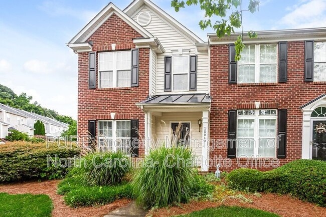 Building Photo - 18040 Delmas Dr