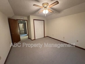 Building Photo - 4084 N Lexington Ln