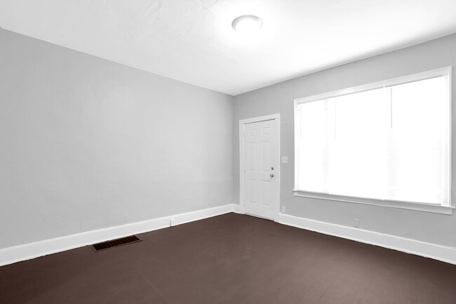 Building Photo - 1336 -1338 Sullivant Ave Columbus, OH 43223