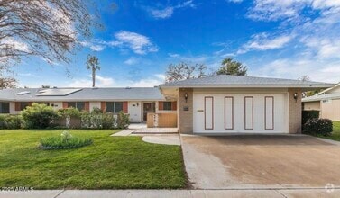 Building Photo - 10207 W Kingswood Cir