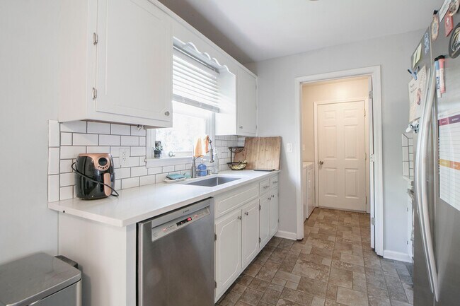 Foto del edificio - 260 Windmeade Cir